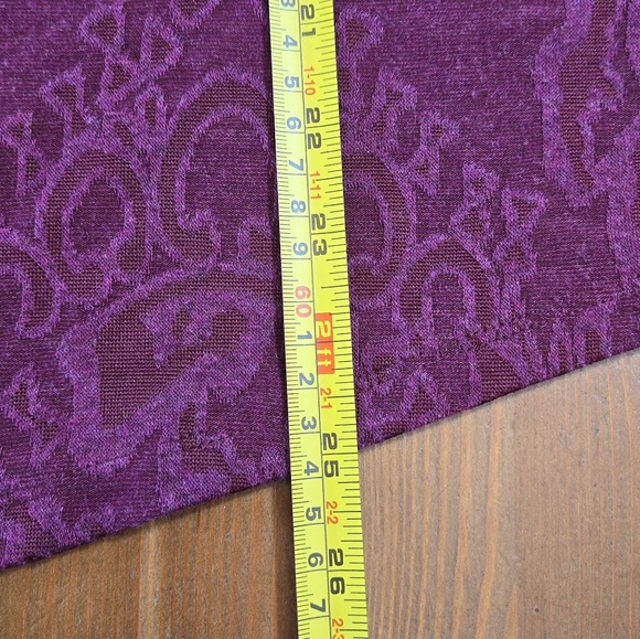 Simply Vera Burgandy Short Sleeve Curved Hem Patterned Top Size Large - Picture 6 of 11